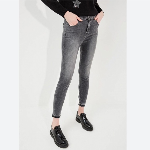 J Brand Alana High Rise Crop Skinny Jeans - Picture 11 of 12